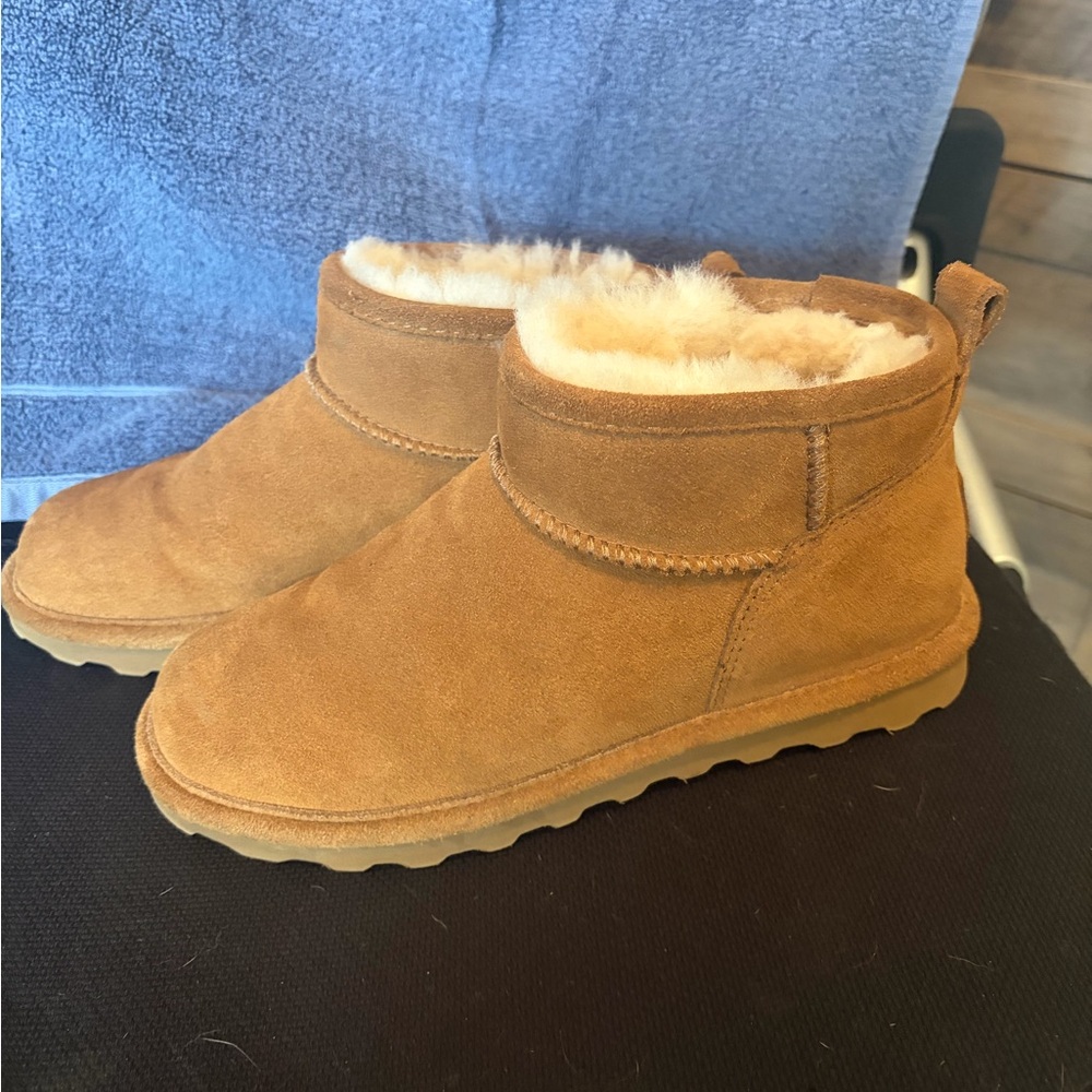 BearPaw Tan Suede Boots with Plush Lining